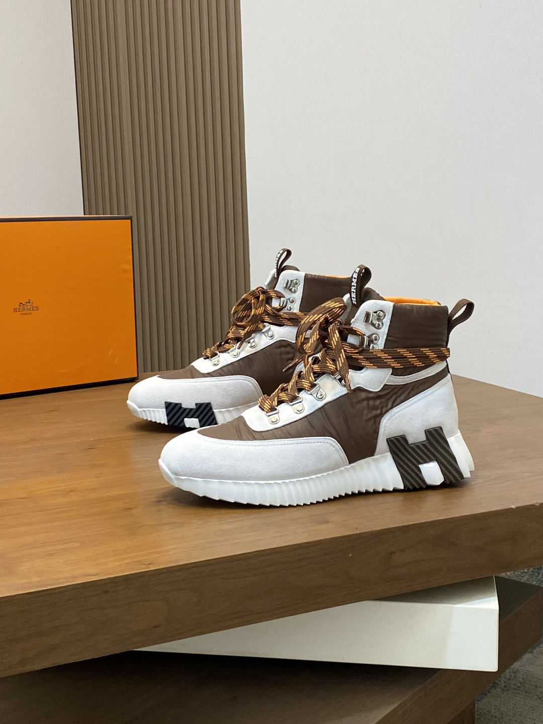 ua H**mes klimb sneaker