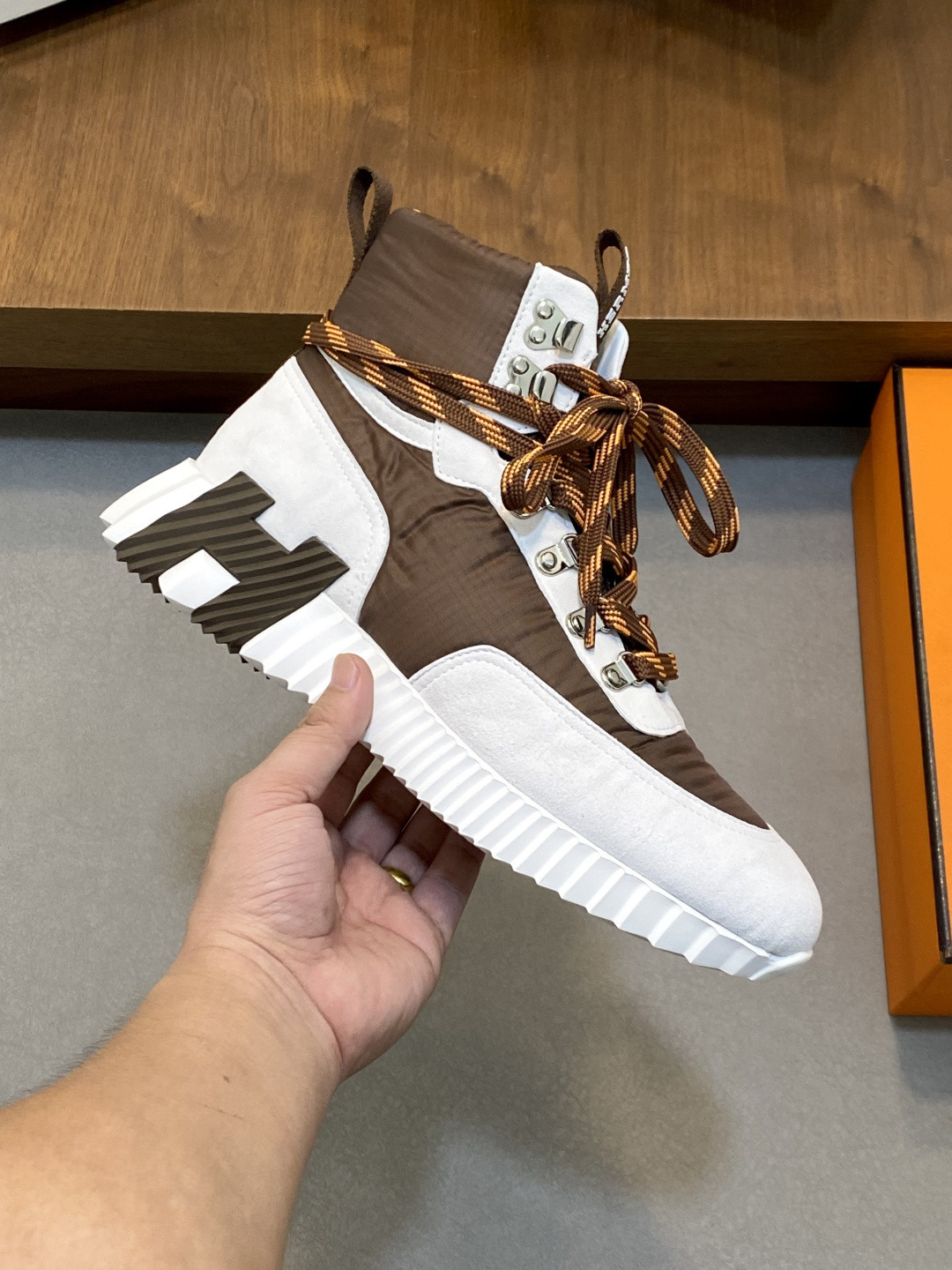 ua H**mes klimb sneaker