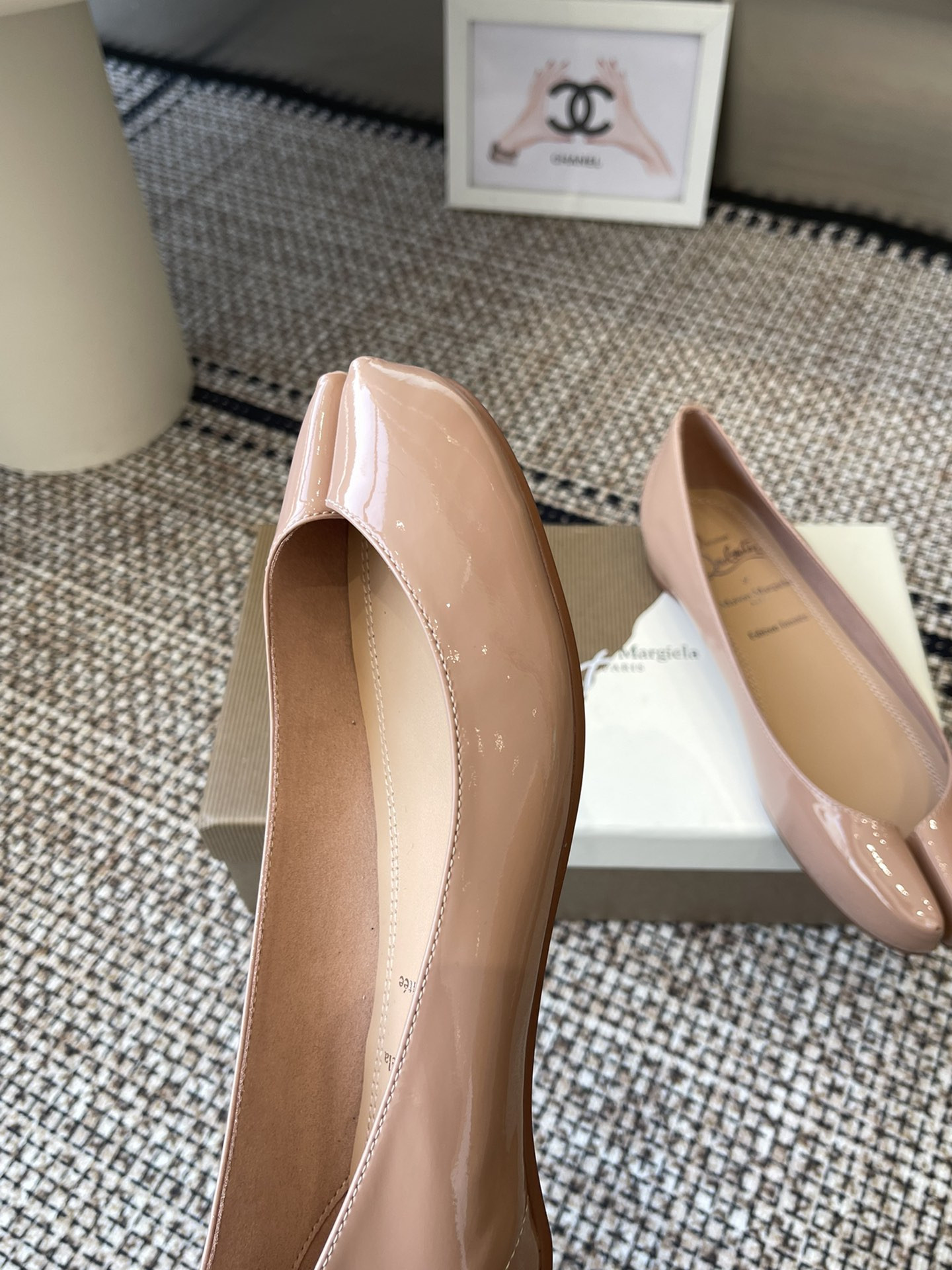 ua ch**an louboutin x ma*s*n Ma*i*la tabi leather ballet flats