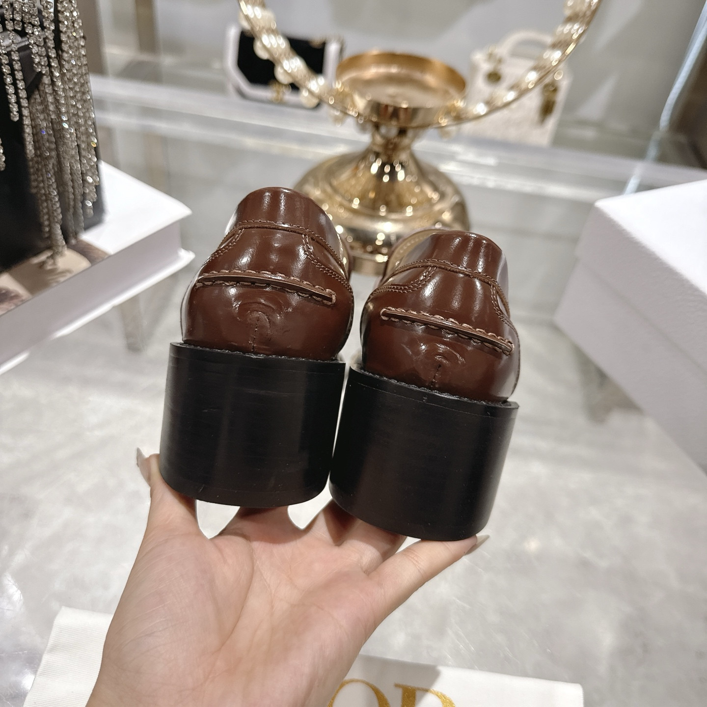 ua D*or boy pump