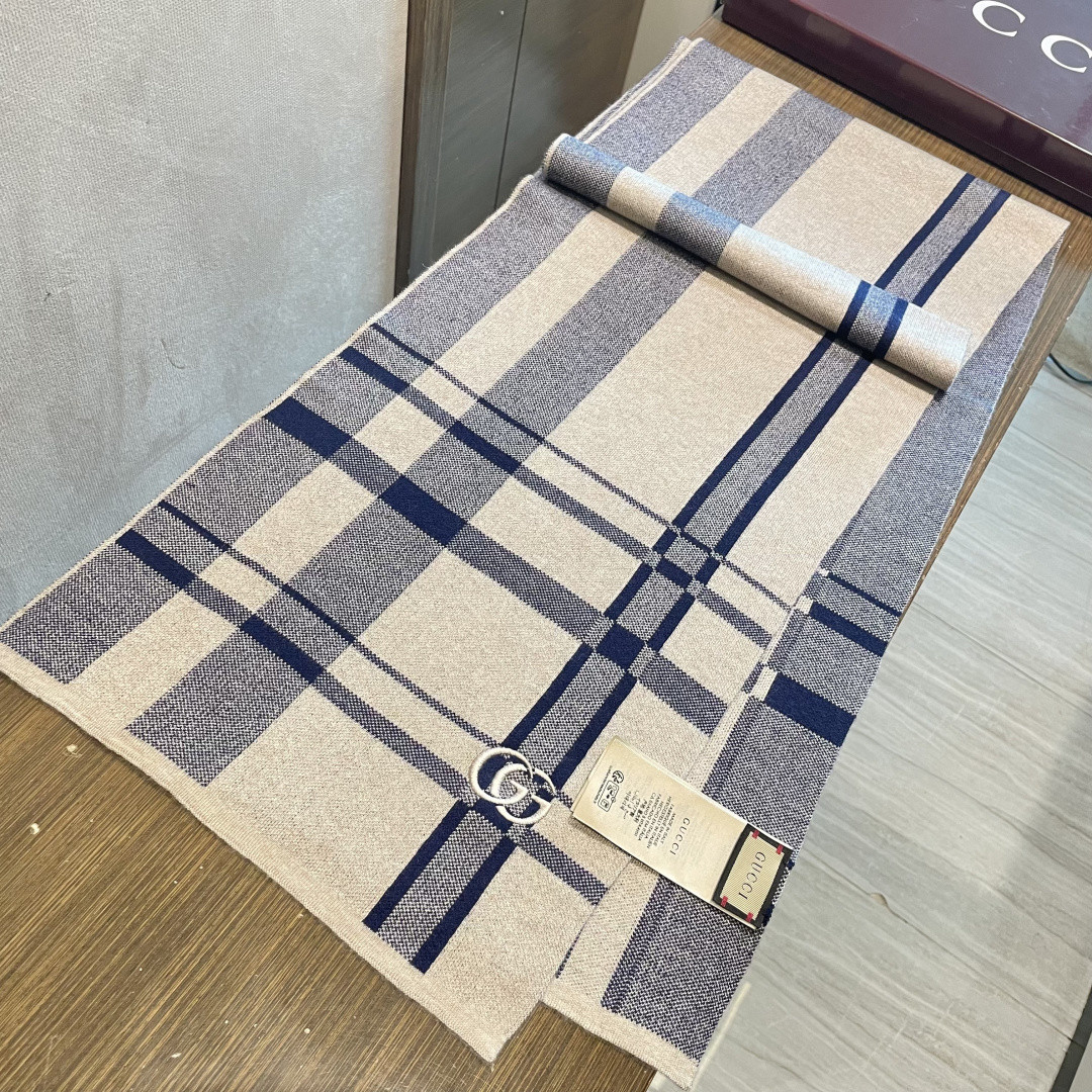 G*u*i scarf 32x190cm