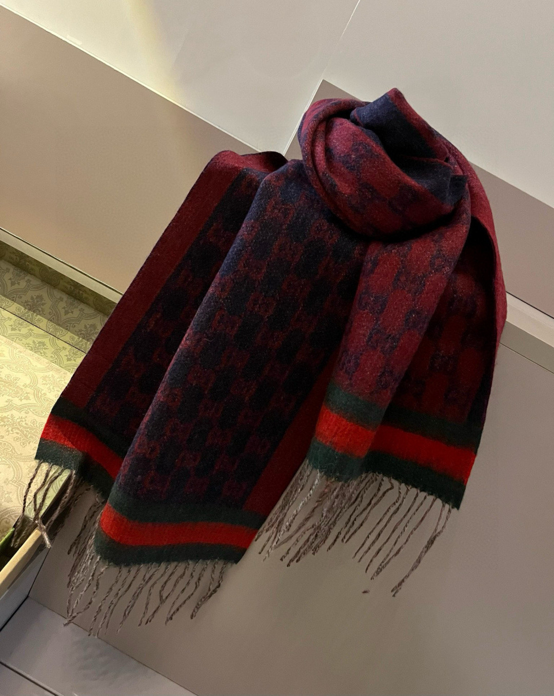 G*u*i scarf 32x210cm 100% lamb
