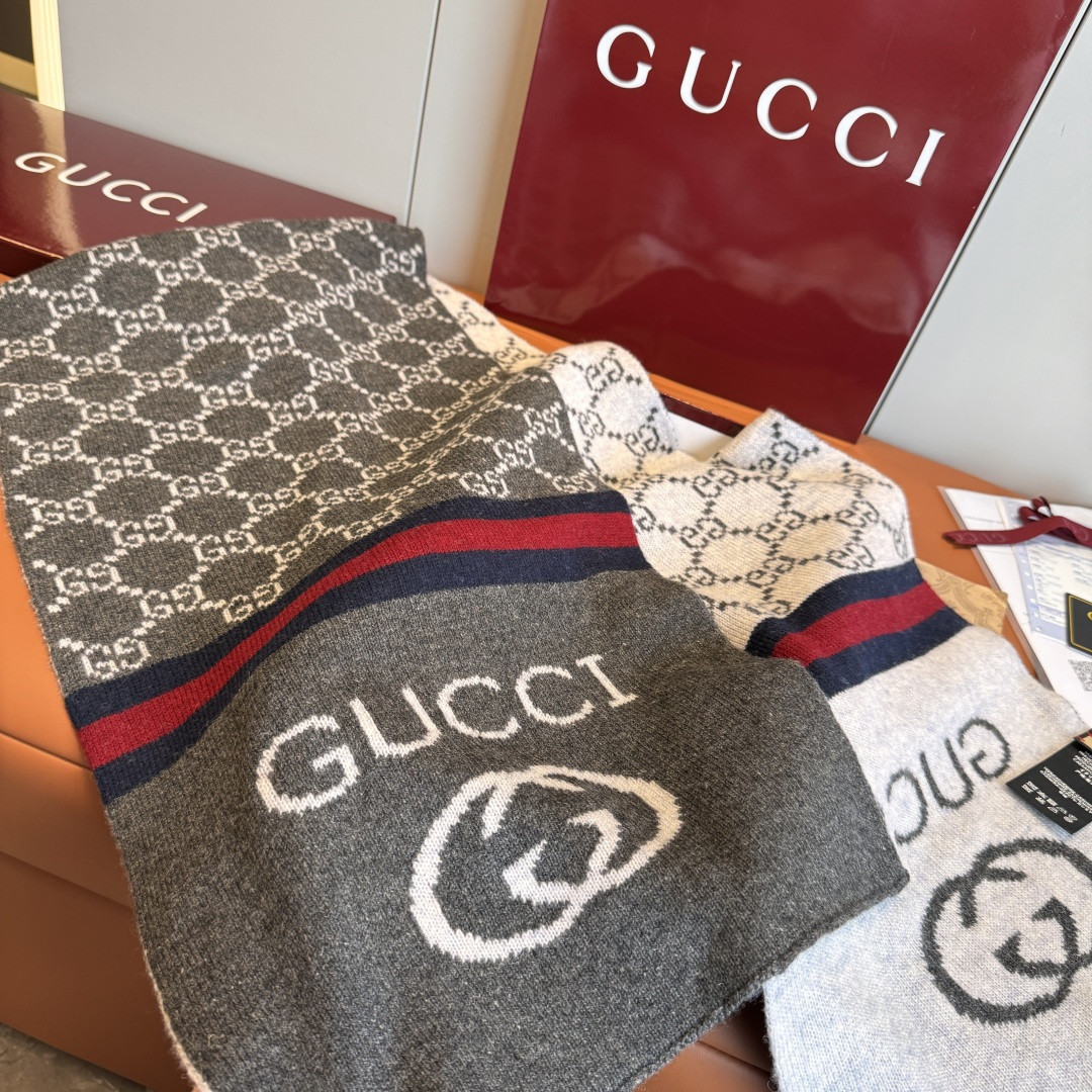 G*u*i scarf 30x190cm