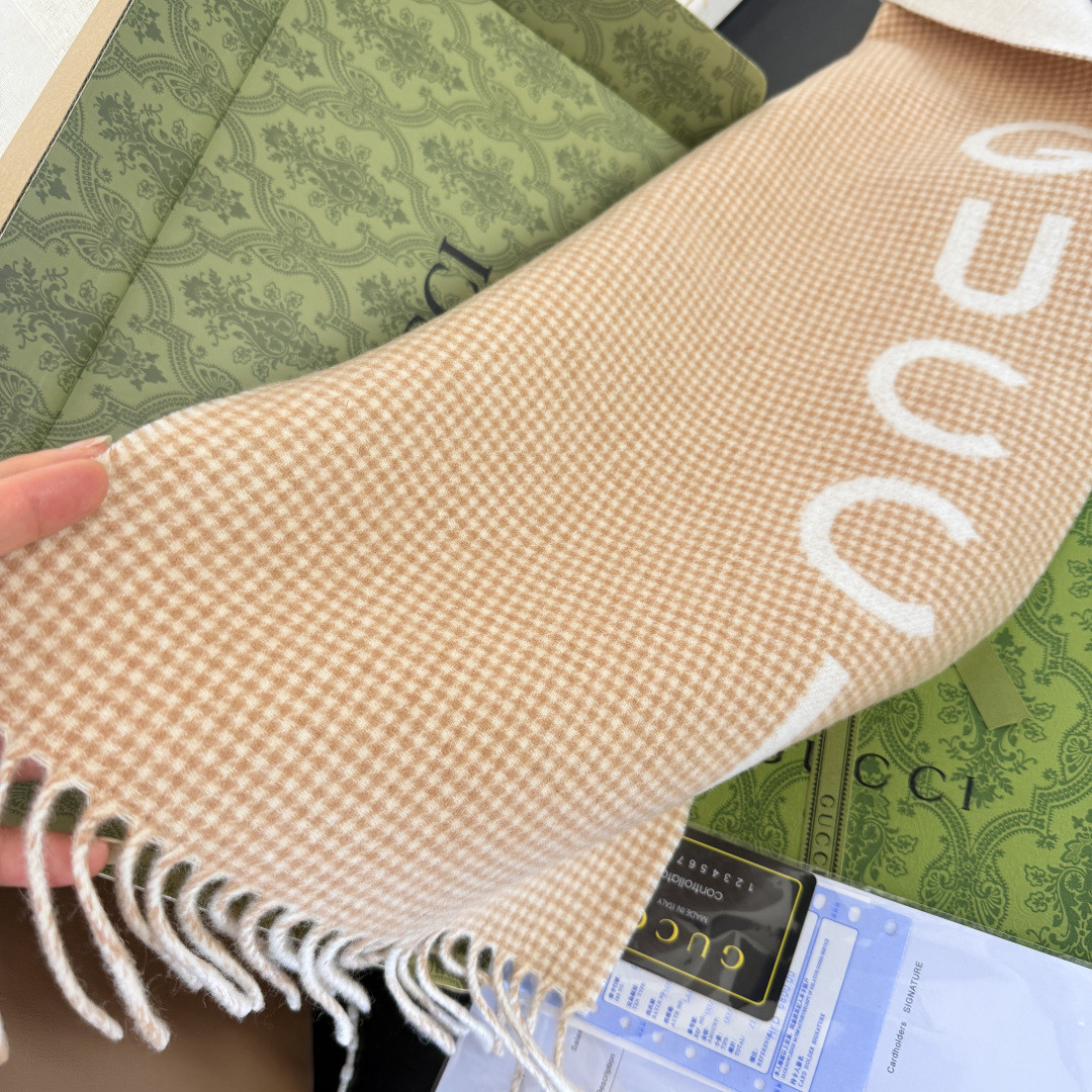 G*u*i scarf 30x180cm 100%cashmere