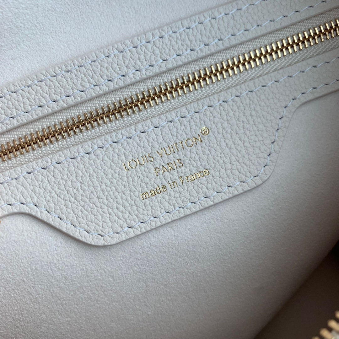LV SPEEDY BANDOULIÈRE 25 Handbag M26690 18x13x25cm