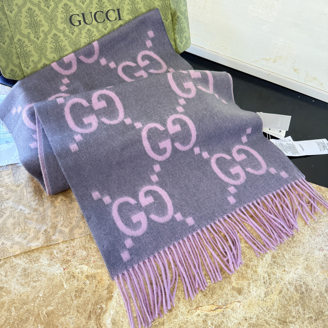G*u*i scarf 45x200cm 100% cashmere