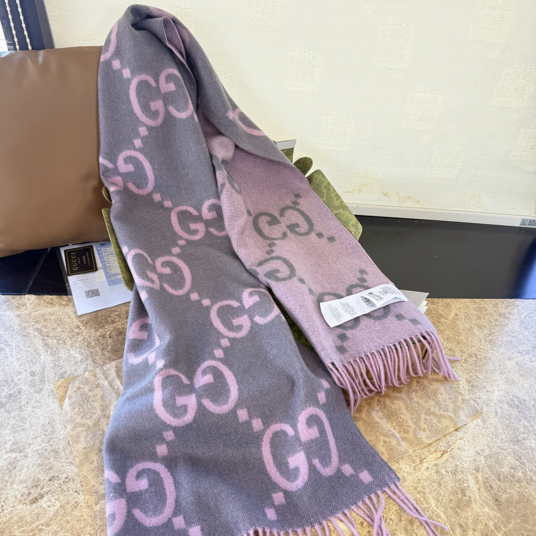 G*u*i scarf 45x200cm 100% cashmere