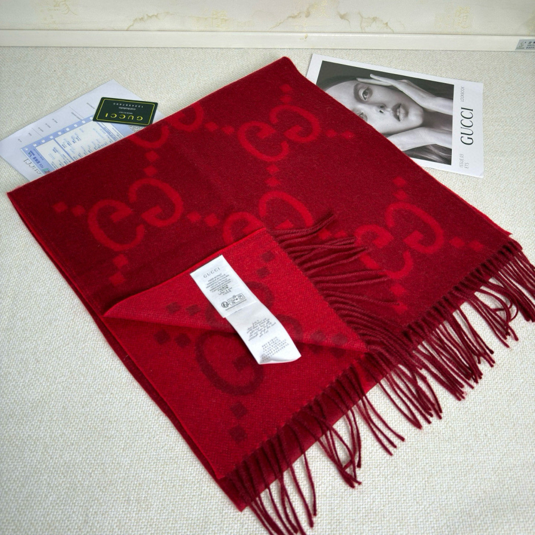 G*u*i scarf 45x200cm 100% cashmere