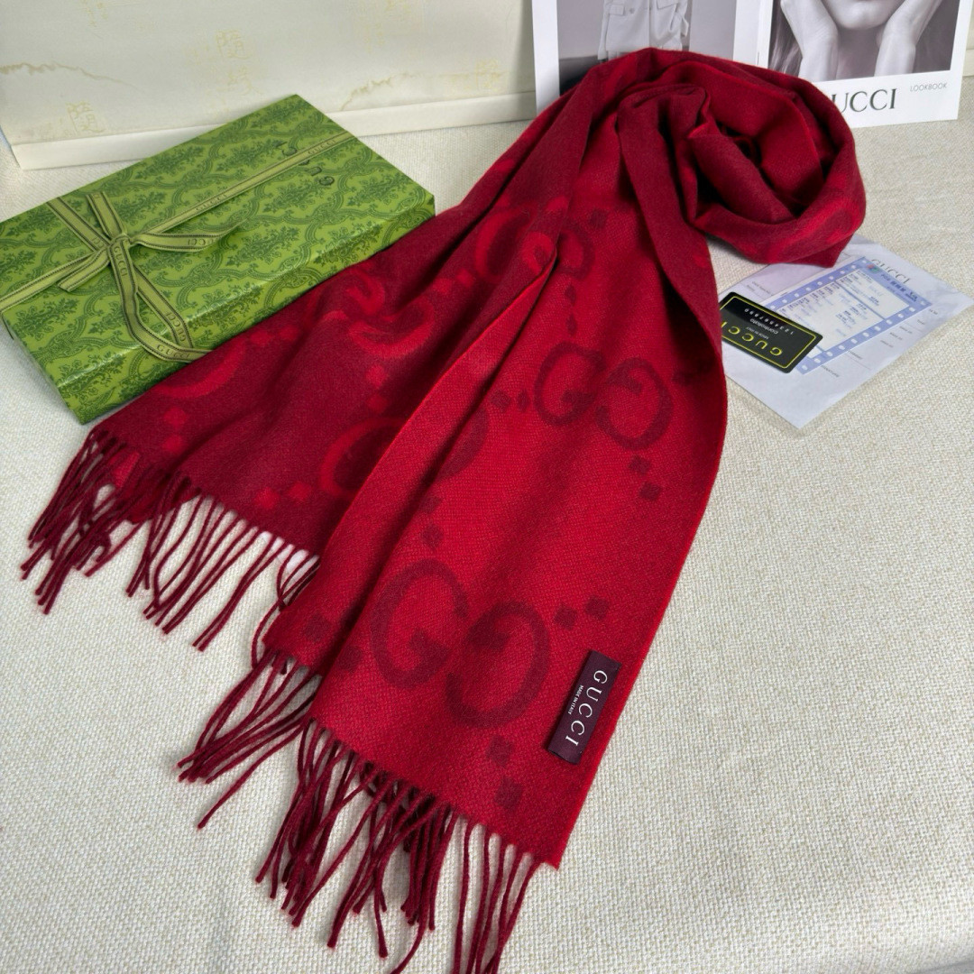 G*u*i scarf 45x200cm 100% cashmere