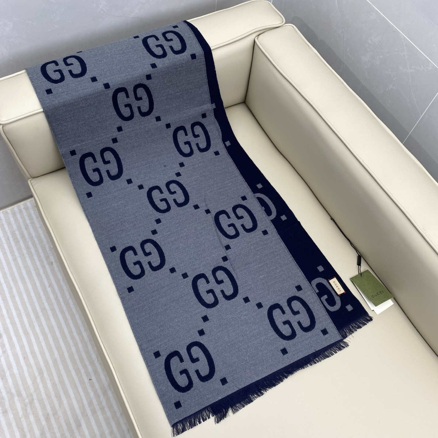 G*u*i scarf 190x35cm
