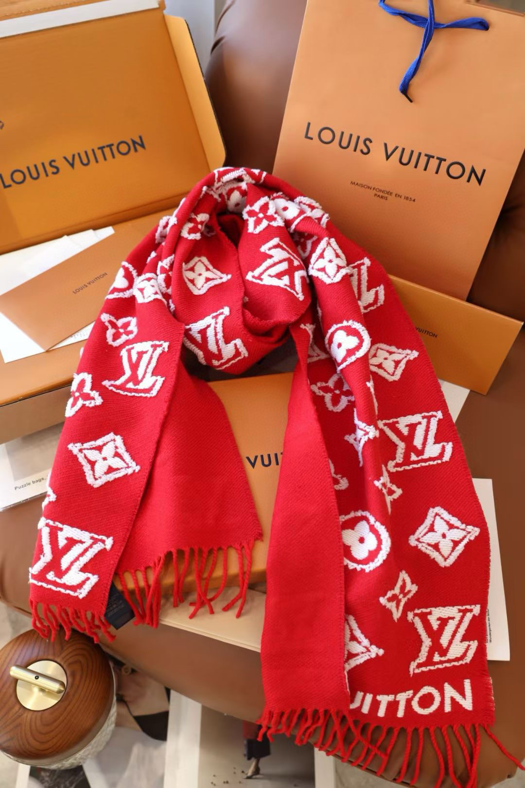 l0*is V*t0n scarf 34x220cm