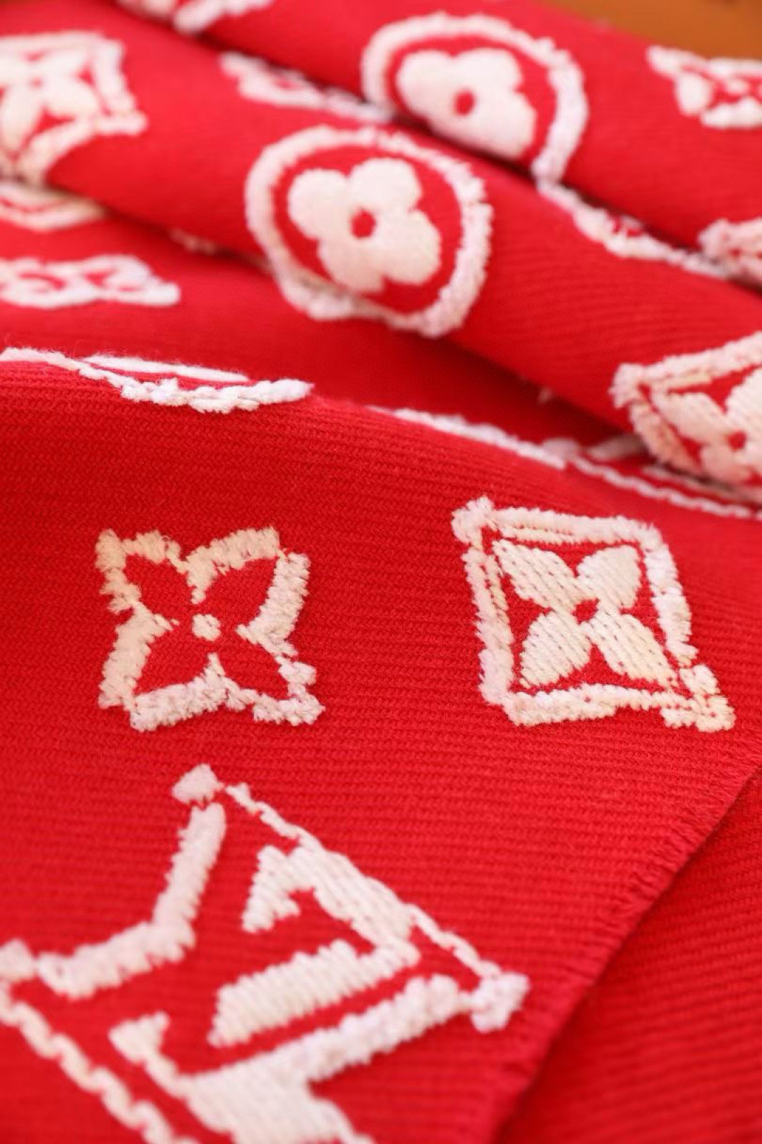 l0*is V*t0n scarf 34x220cm