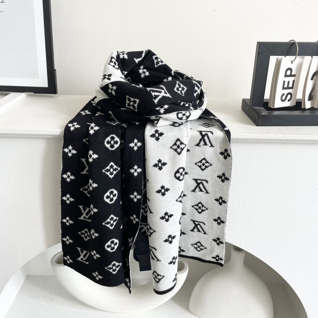 l0*is V*t0n scarf 32x180cm