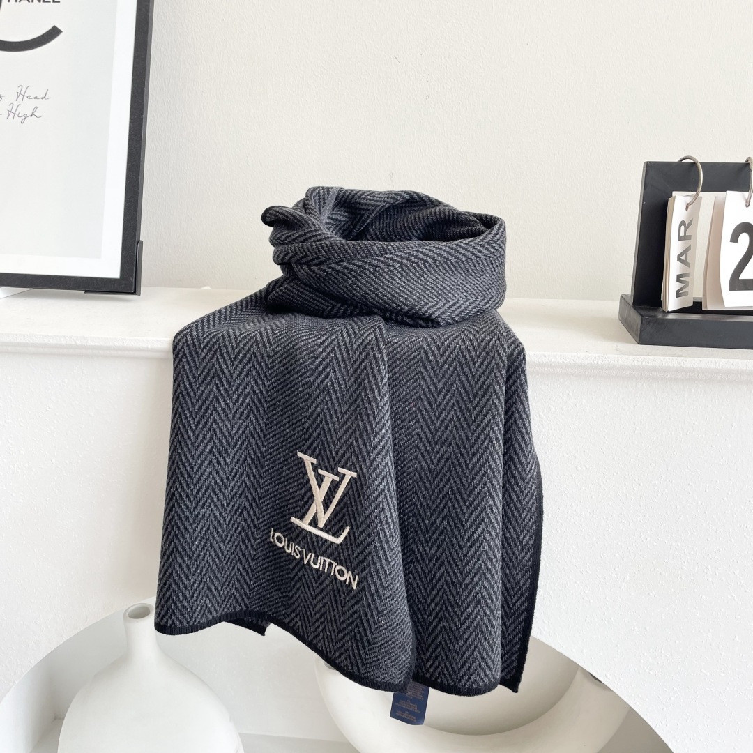 l0*is V*t0n scarf 32x180cm 100% knitted cashmere