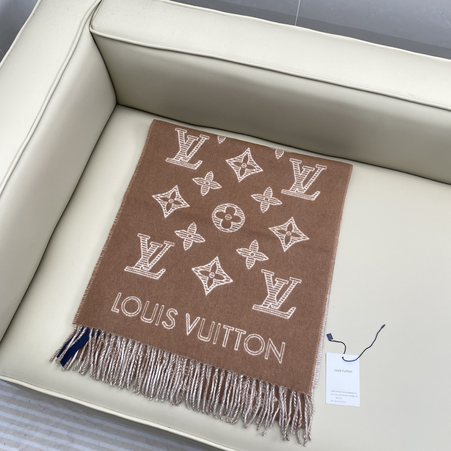 l0*is V*t0n monogram shadow scarf 40x200cm