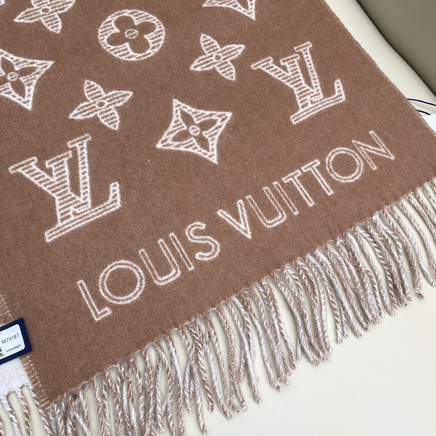 l0*is V*t0n monogram shadow scarf 40x200cm