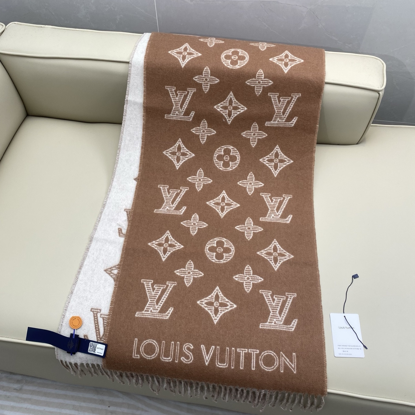 l0*is V*t0n monogram shadow scarf 40x200cm