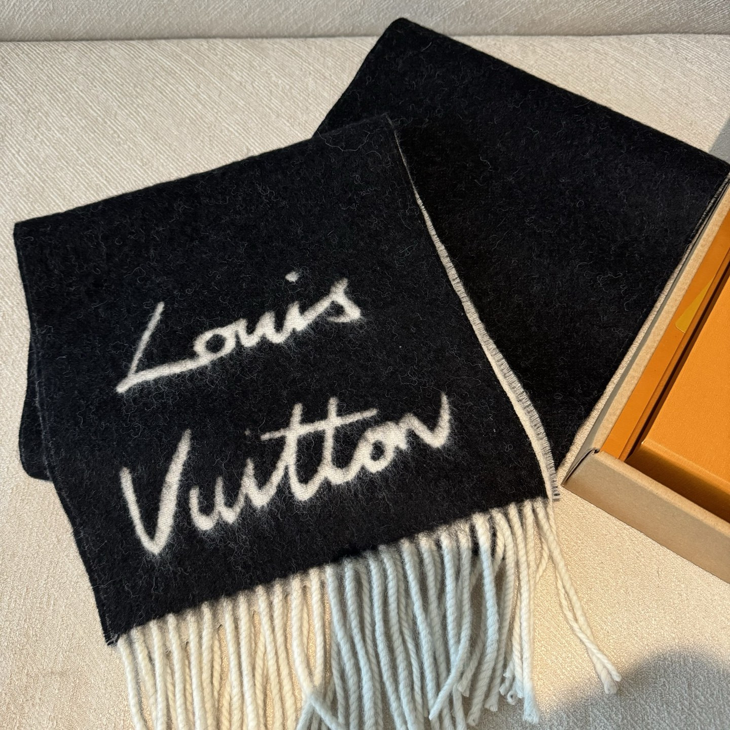l0*is V*t0n scarf 25x220cm