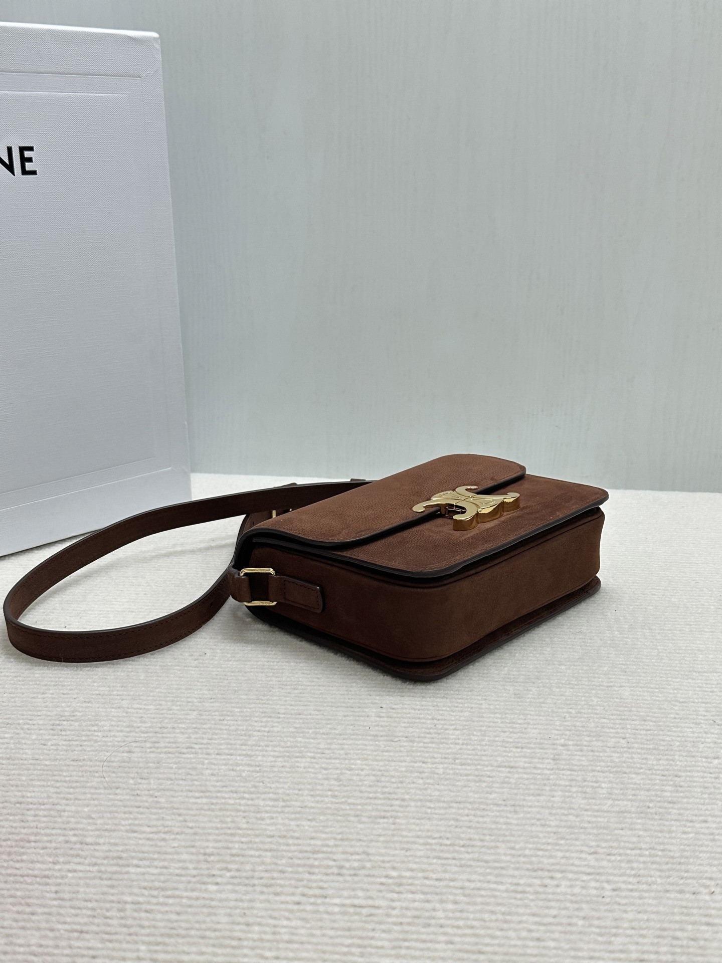 Ce**e teen triomphe bag in grained nubuck calfskin 18.5x13.5x7cm