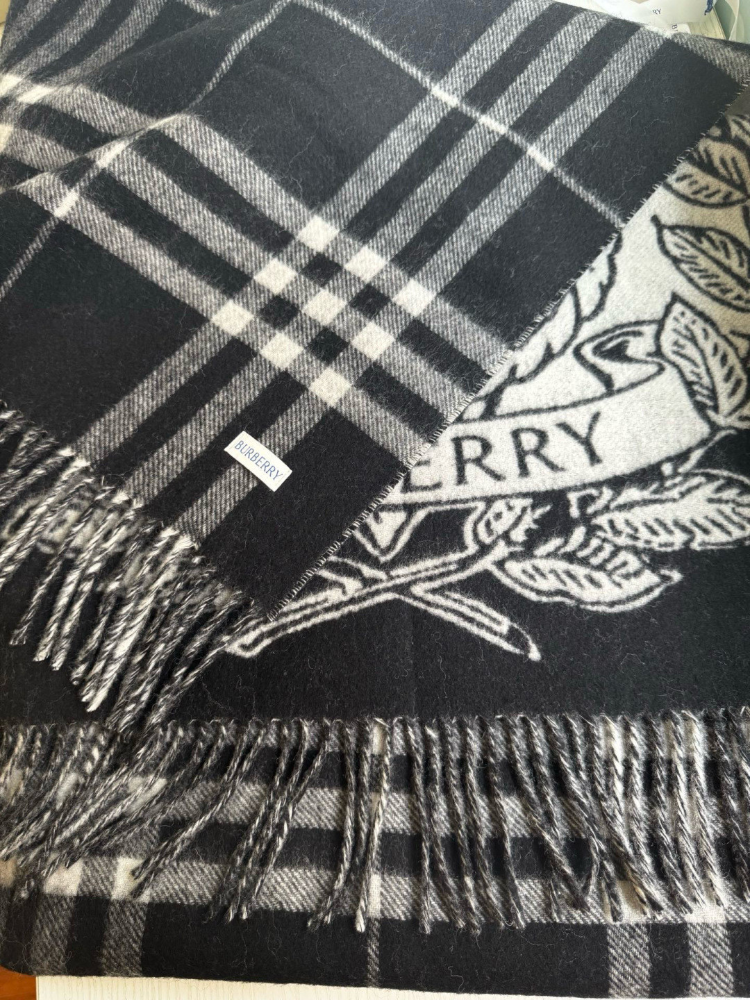 B**rry wide reversible stormy knight scarf 50x210cm