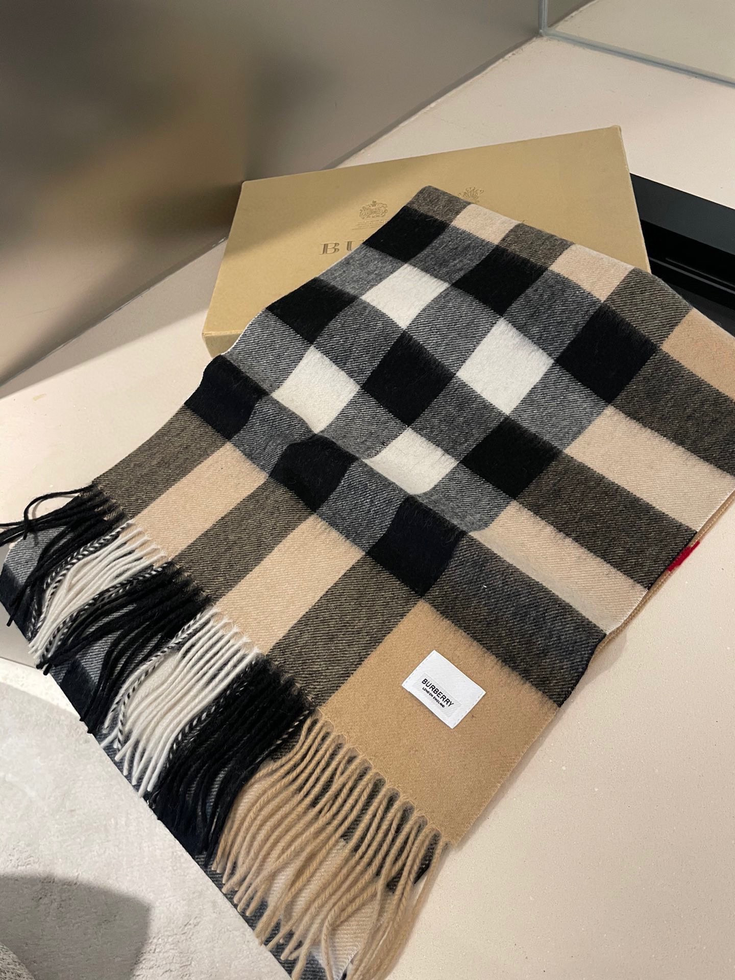 B**rry scarf 35x180cm