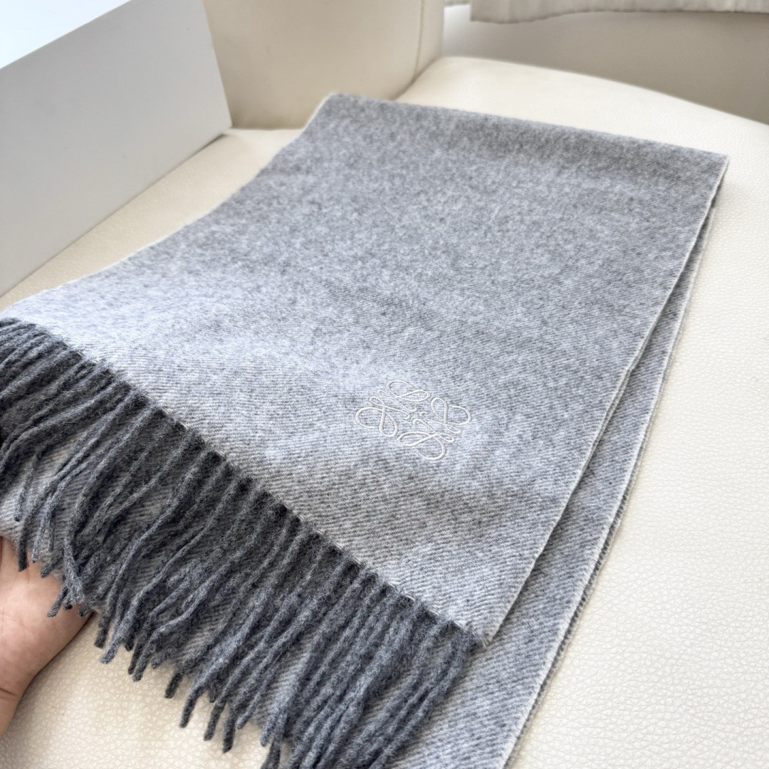 L0ew* scarf 32x180cm