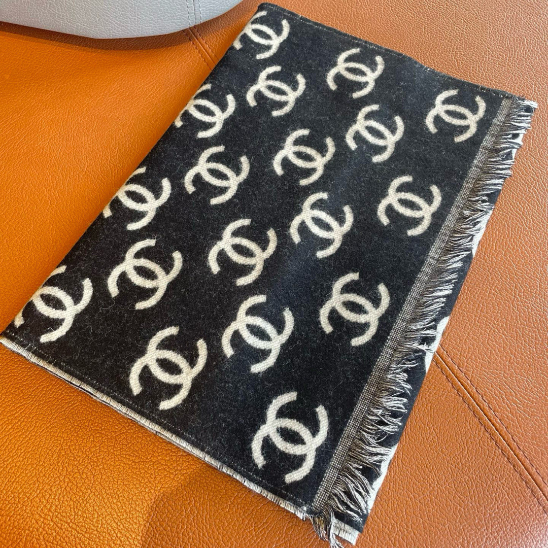 Ch*el scarf 35x180cm 95% wool 5% cashmere