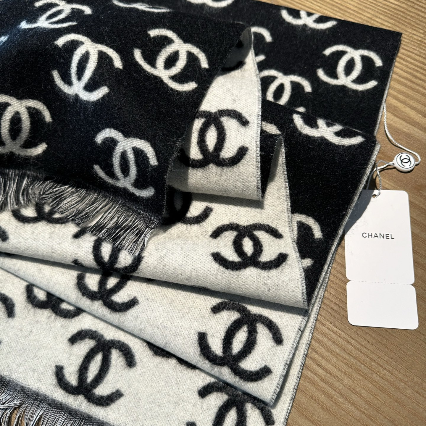 Ch*el scarf 35x180cm 92% wool 8% cashmere
