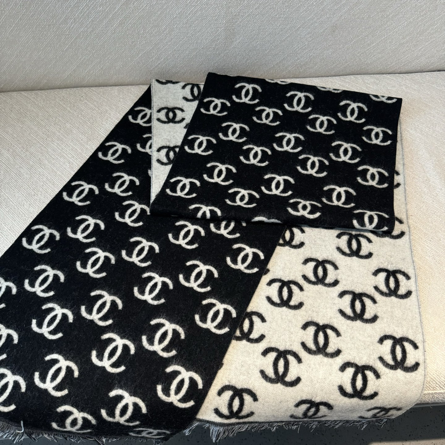 Ch*el scarf 35x180cm 92% wool 8% cashmere