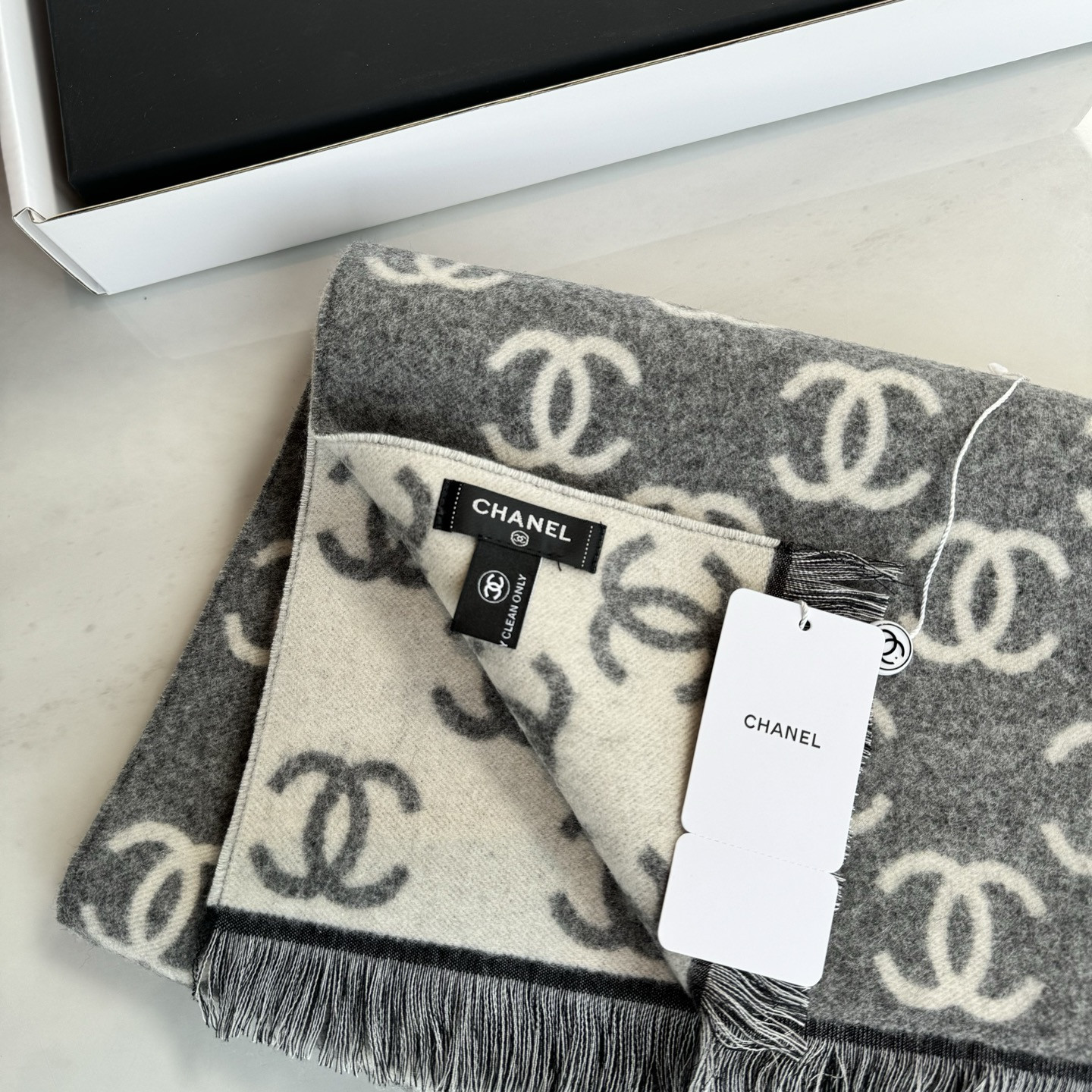 Ch*el scarf 35x180cm 92% wool 8% cashmere