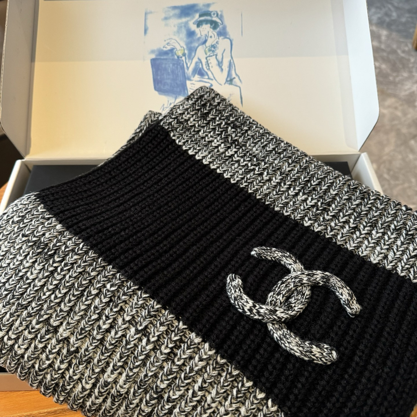 Ch*el scarf 30x200cm 100% cashmere