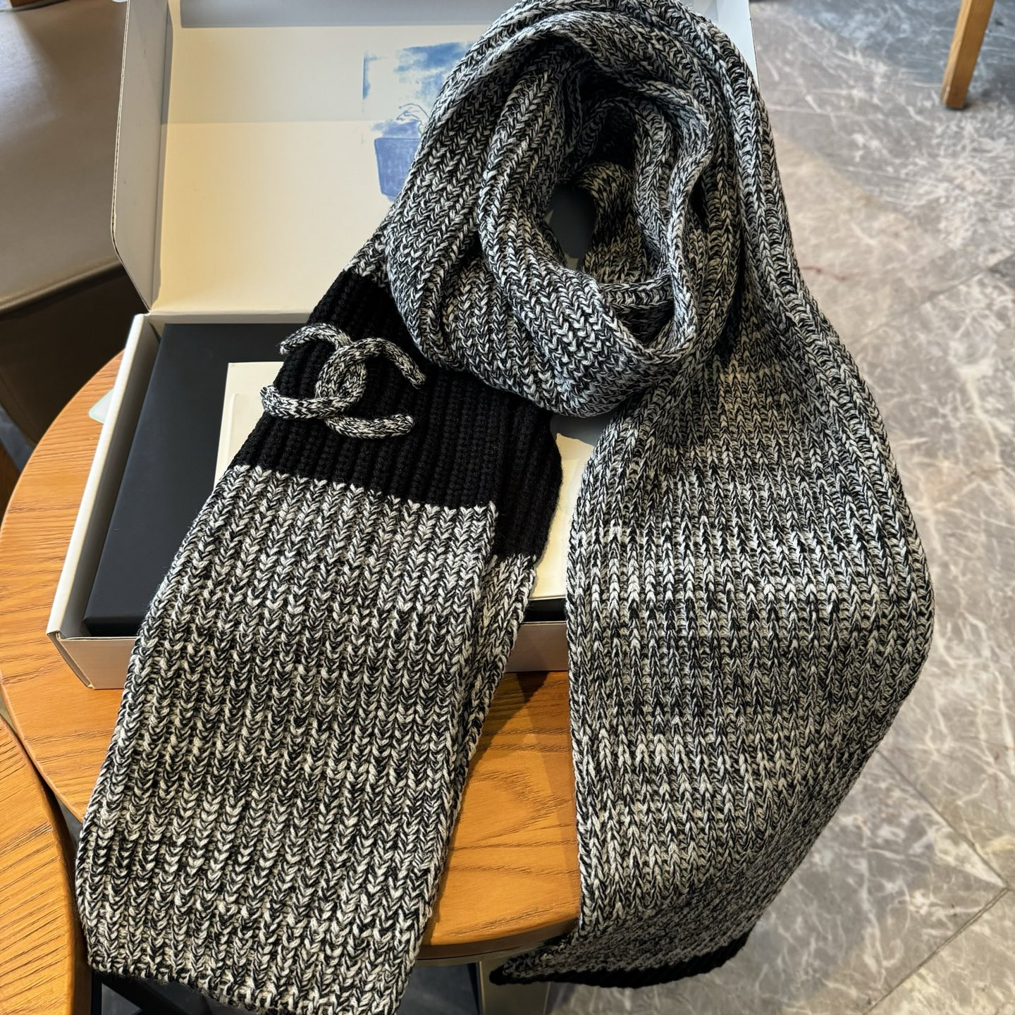 Ch*el scarf 30x200cm 100% cashmere