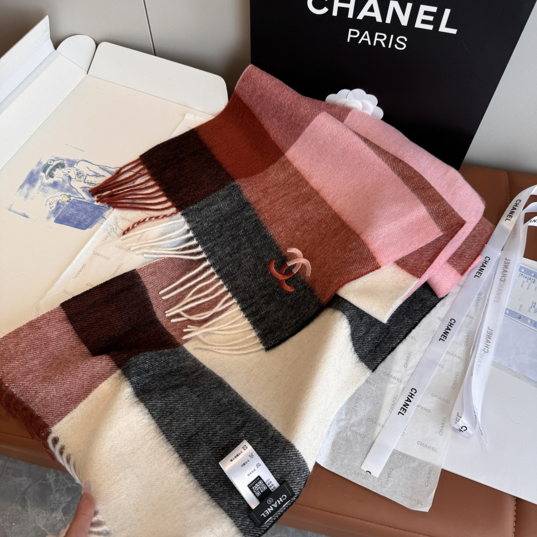 Ch*el scarf 30x200cm 100% lamb