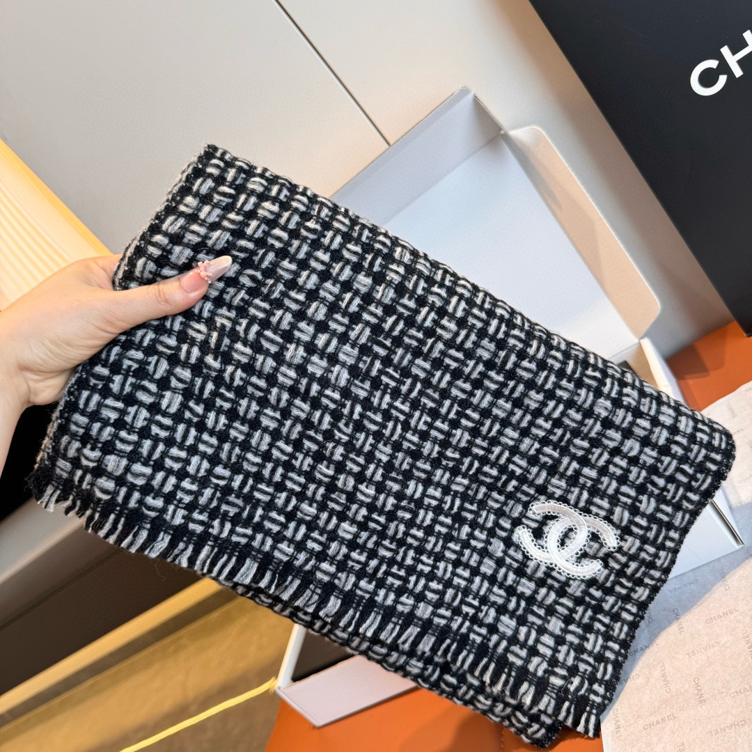 Ch*el scarf 38x185cm 100% cashmere