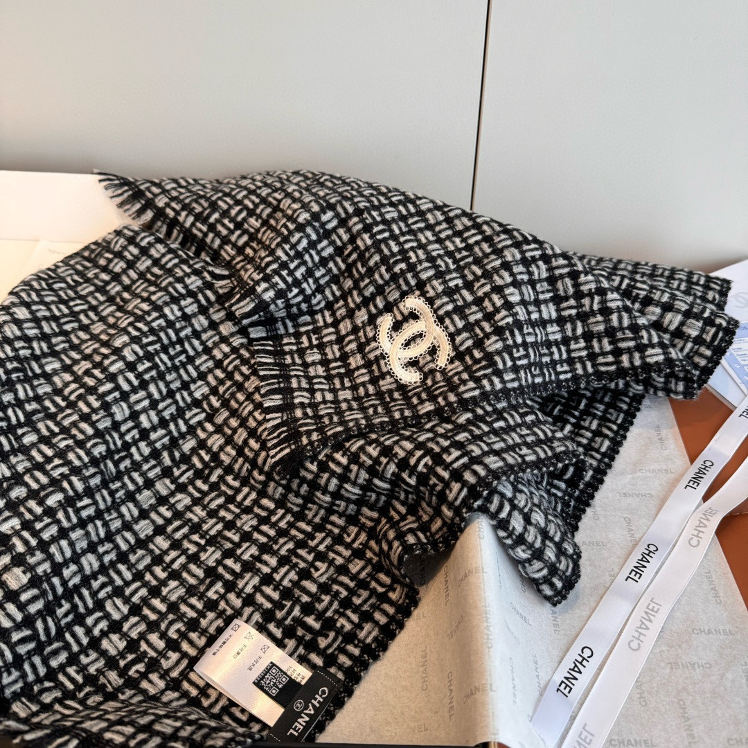 Ch*el scarf 38x185cm 100% cashmere