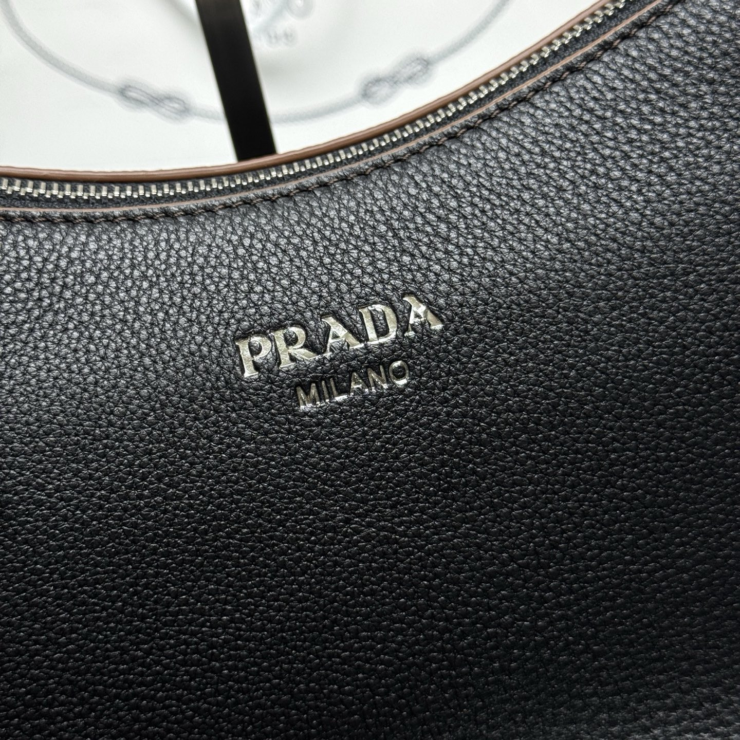 Pra*a aimèe large leather shoulder bag 20x36x11cm