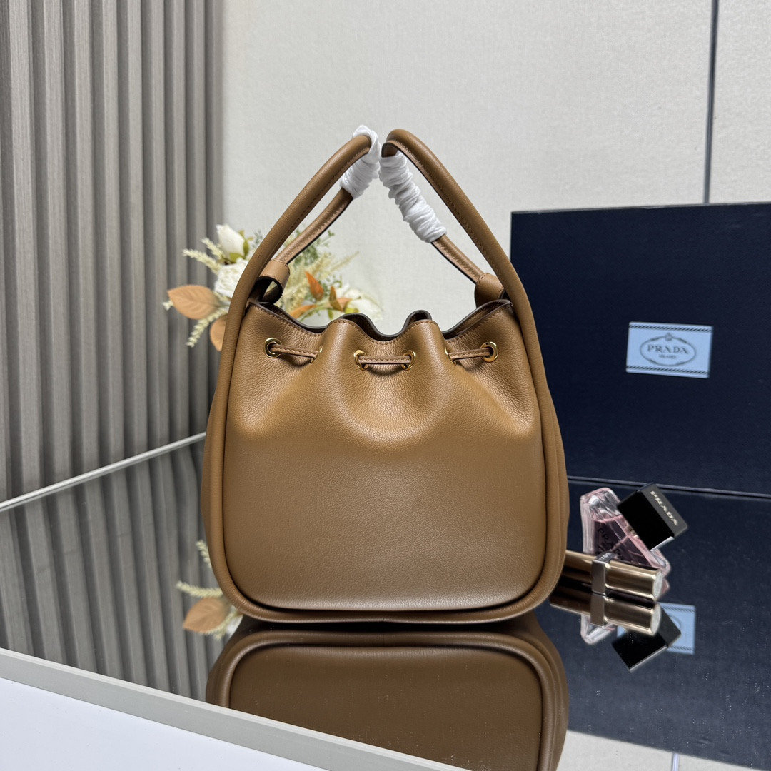 Pra*a darling drawstring bucket bag 22x21x10.5cm