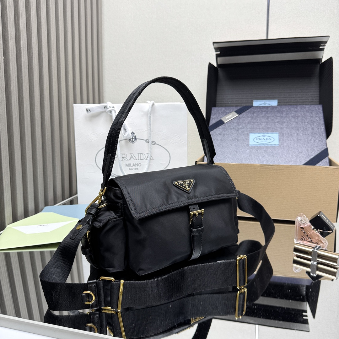 Pra*a explore medium re-nylon shoulder bag with flap 14x30x10cm