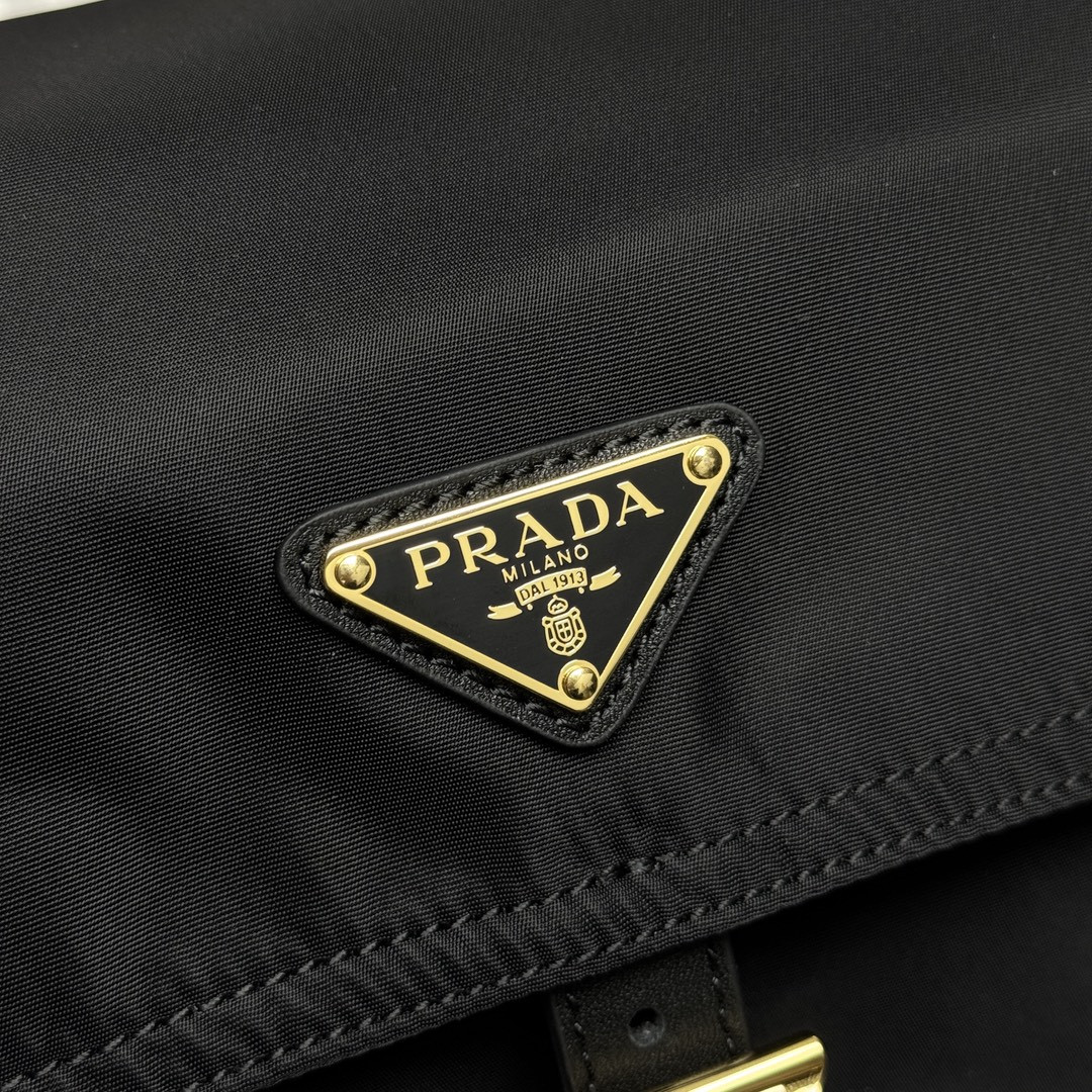 Pra*a explore medium re-nylon shoulder bag with flap 14x30x10cm