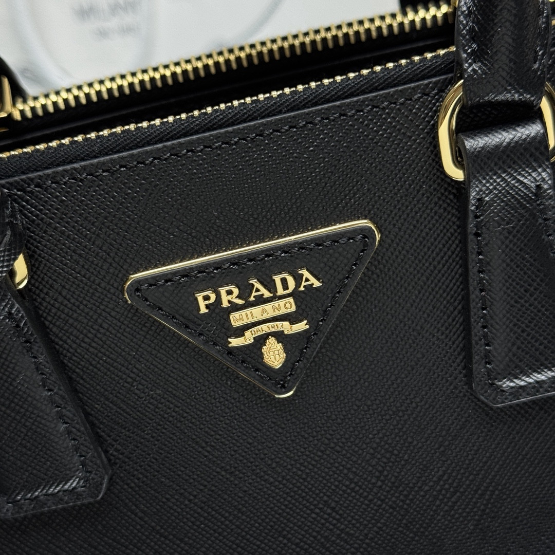 Pra*a galleria patent saffiano leather mini-bag 12.5x21x8.5cm