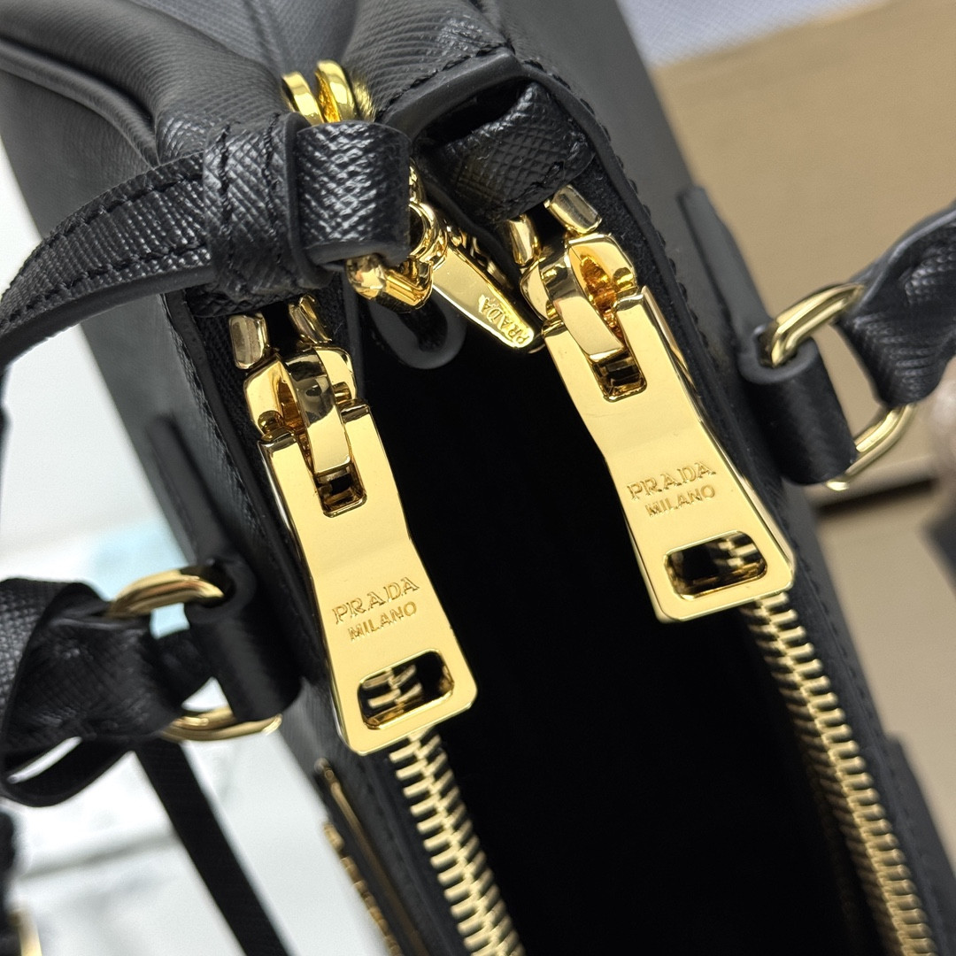 Pra*a galleria patent saffiano leather mini-bag 12.5x21x8.5cm