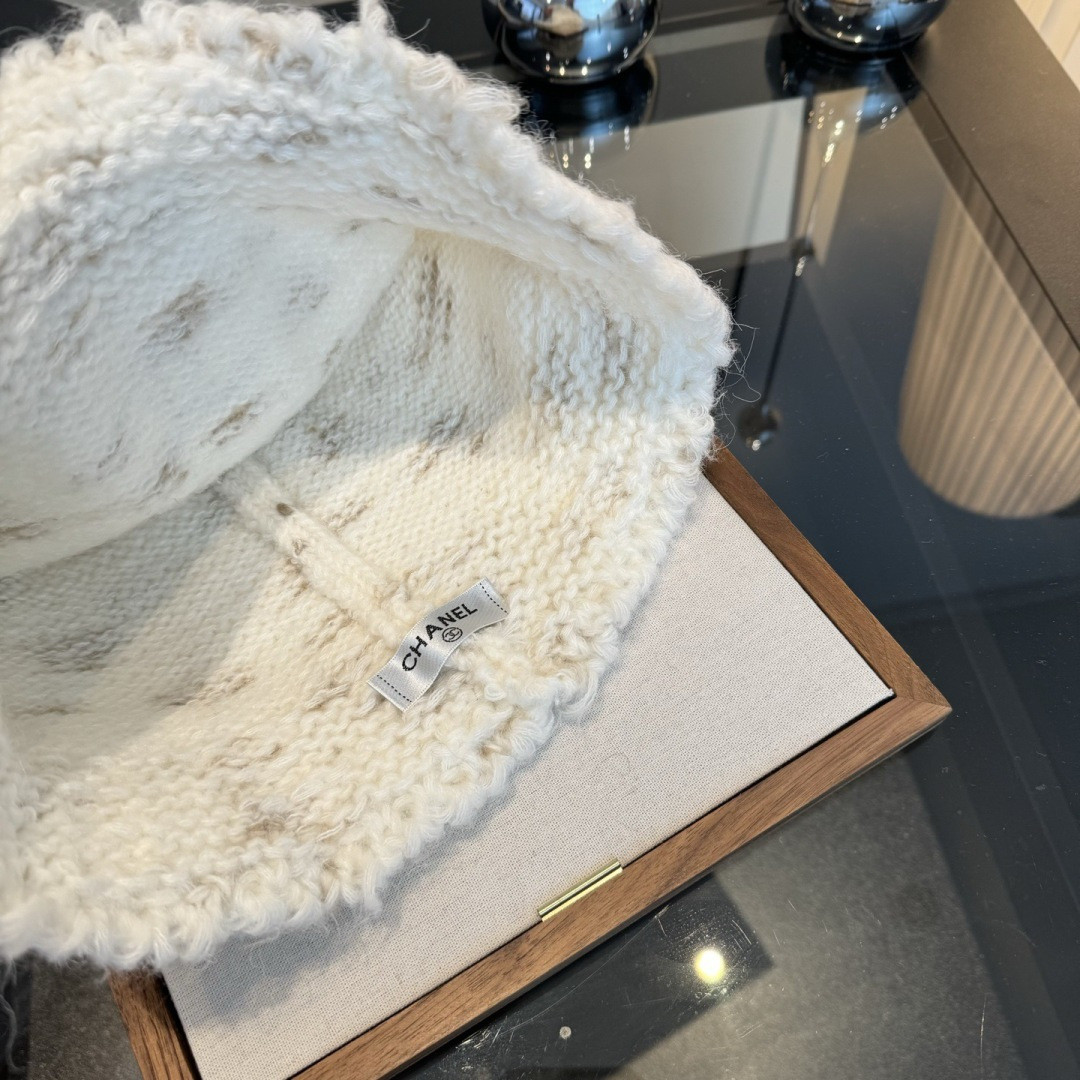 Ch*el knit bucket hat