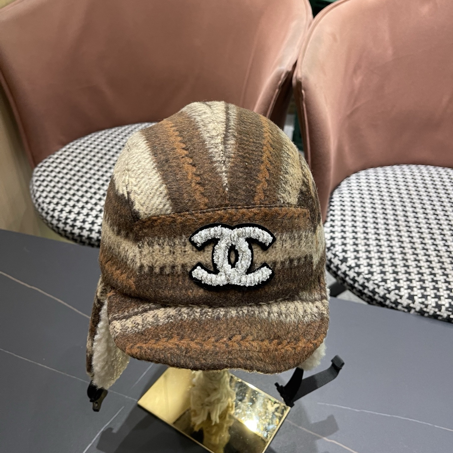 Ch*el trapper hat