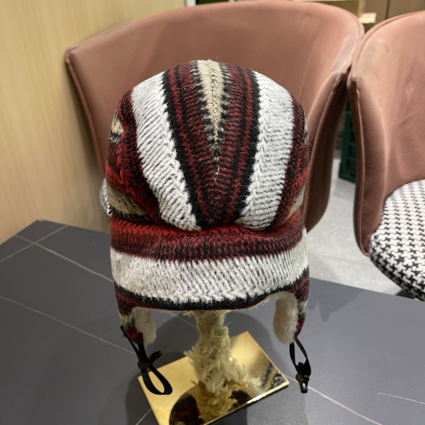Ch*el trapper hat