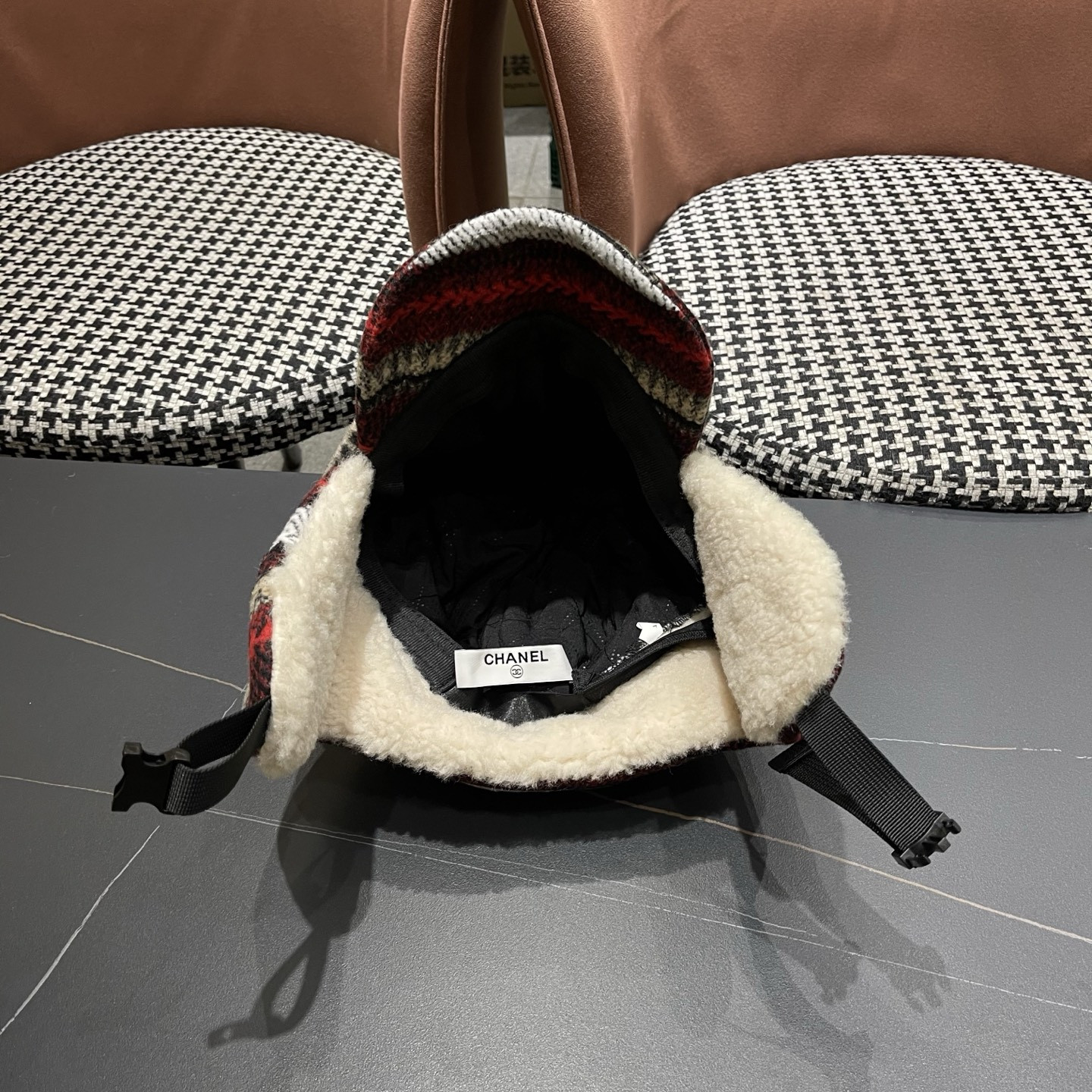 Ch*el trapper hat
