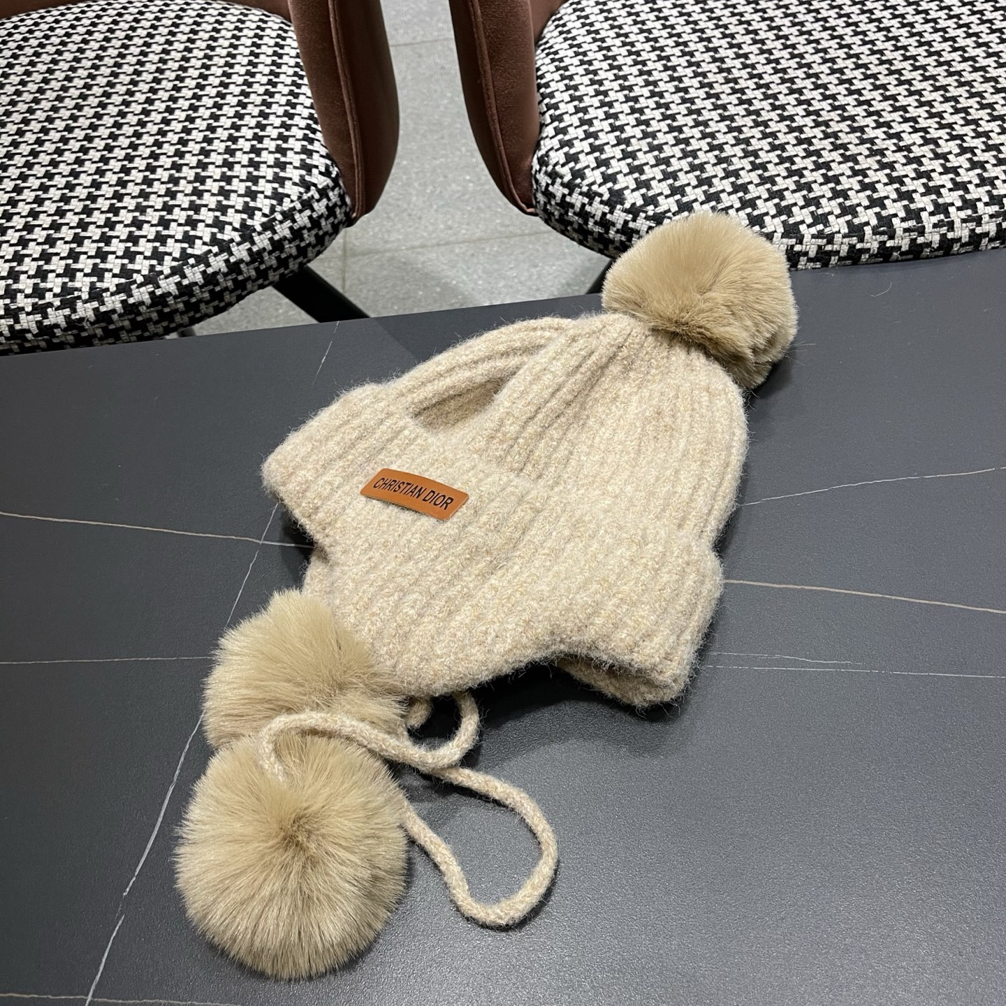 D*or trapper hat