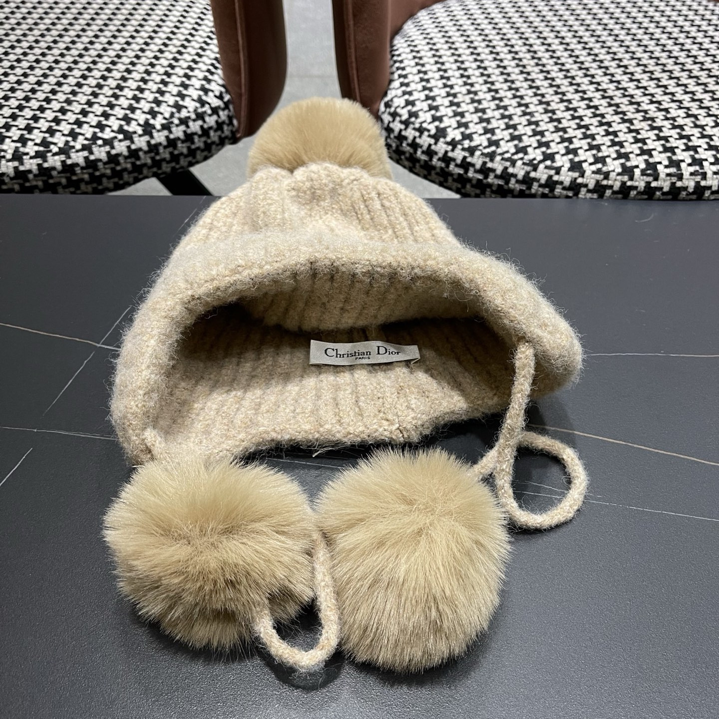 D*or trapper hat