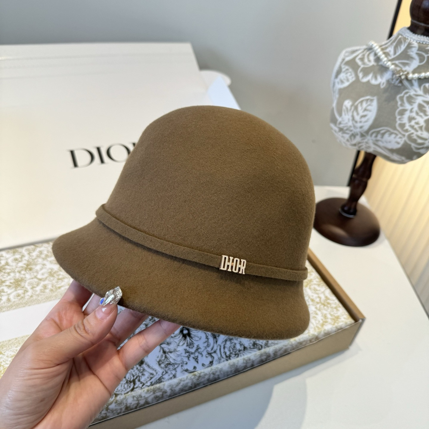 D*or wool felt bucket hat