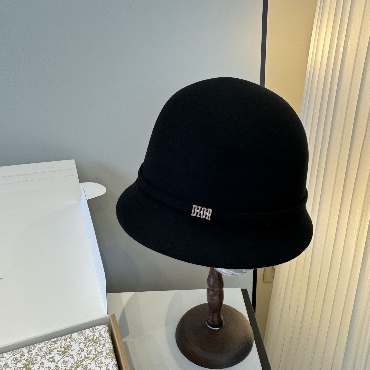 D*or wool felt bucket hat