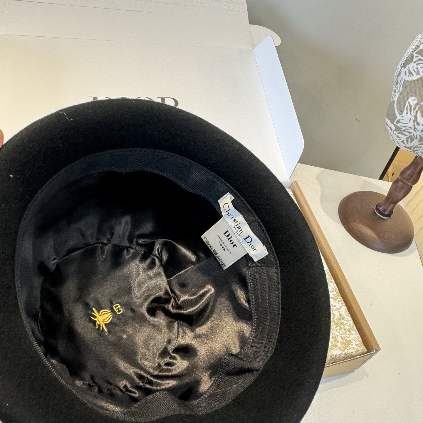 D*or wool felt bucket hat